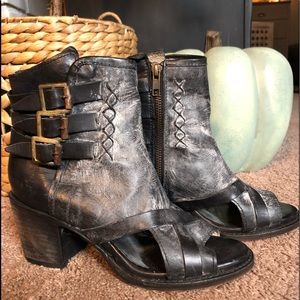 NWOT Freebird by Steven PERU booties